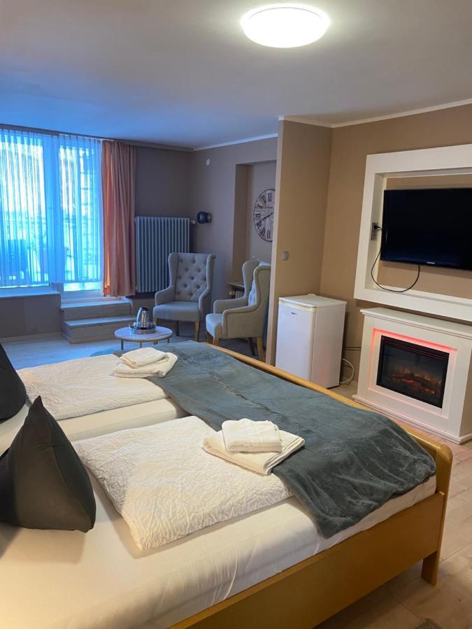 Hotel Gonzlay Трабен-Трарбах Екстериор снимка